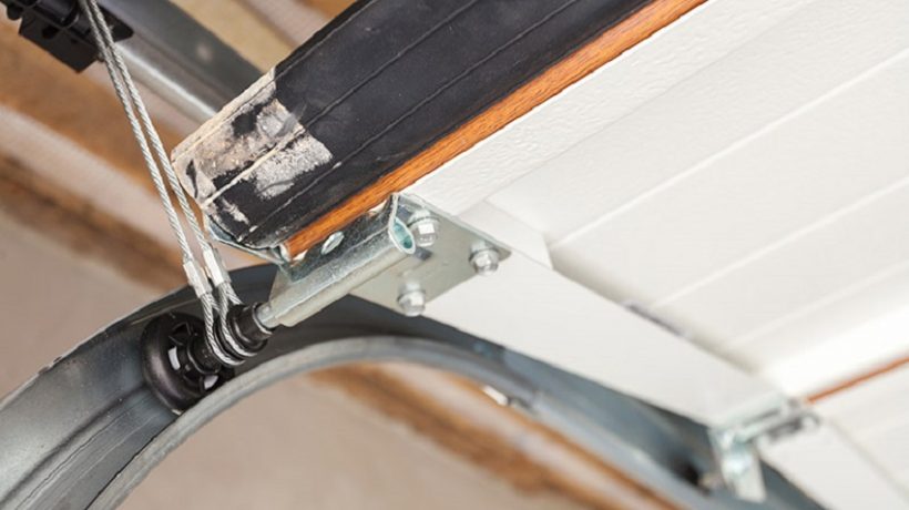 Garage door cables: safety precautions
