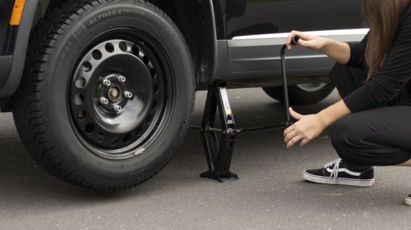How Long Does It Take to Change a Tire? A Complete Guide for Every Driver